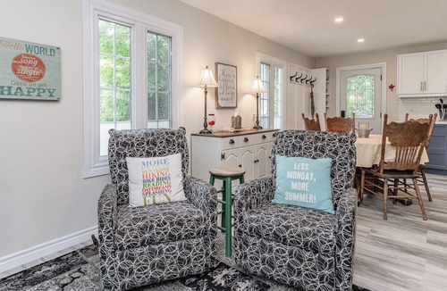 Huntsville House | 4 Season Cottage at Lake Vernon - Perfect for families!