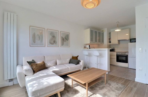 Republique–Point-du-Jour Apartment | 40 m² Apartment ∙ 1 bedroom ∙ 2 guests