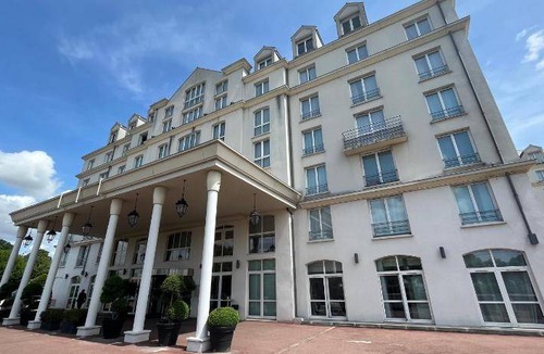 Roissy-en-France Apartment | 40 m² Serviced apartment ∙ 127 guests