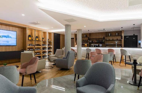 Thiais Hotel | 41 m² Hotel ∙ 2 bedrooms ∙ 10 guests
