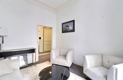 Champs-Elysees Apartment | 42 m² Apartment ∙ 1 bedroom ∙ 2 guests