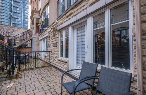 King West Village Apartment | 46 m² Serviced apartment ∙ 4 guests