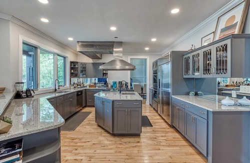 Fishs Eddy House | 4800 Sq Ft Catskills Lake Mansion W/Hot Tub!