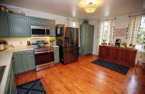 Allensville House | 4BR Home Amish Country Fire Pit Near Penn State & Juniata College