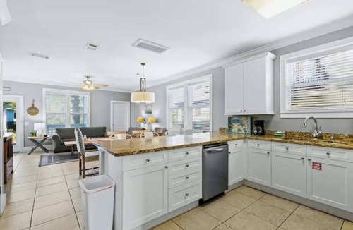 Emerald Waters Village House | 4BR in Gated Neighborhood with Pool & Golf Cart