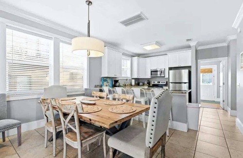 Emerald Waters Village House | 4BR in Gated Neighborhood with Pool & Golf Cart