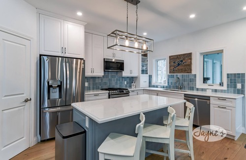 Burk's Falls Cottage | 5 bed, 4 bath cottage on Kawagama Lake