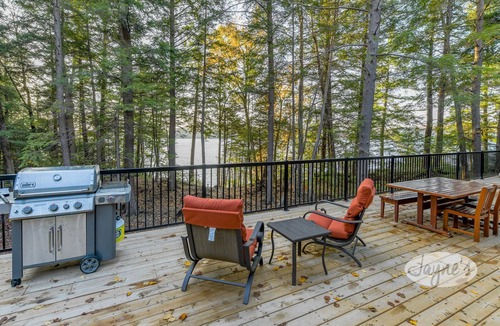 Burk's Falls Cottage | 5 bed, 4 bath cottage on Kawagama Lake