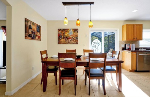 Lake Wilson Preserve House | ⛱ 5 Bed Lake Wilson - South Facing Pool - Overlooking Conservation and Woodland