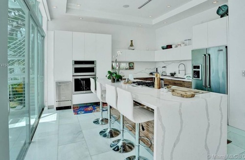 North Bay Village Apartment | 5 Bedroom Single family 69026 by Houzlet
