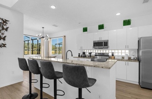 Sunset Lakes House | 5 Bedrooms/3.5 Bathrooms/Sunset Lakes (2943 SV)