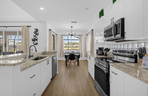 Sunset Lakes House | 5 Bedrooms/3.5 Bathrooms/Sunset Lakes (2943 SV)