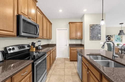 Lindfields House | 5 Bedrooms/5 Bathrooms/Paradise Palms (2989BP)