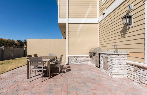 West Kissimmee Villa | ♥ 5 BR 6 BA Villa 5min→Disneyworld | 2169ft² | BBQ