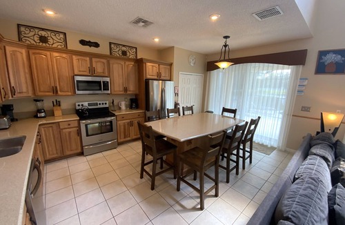 Seasons Villa | 5* comfort, close to the parks & superb lake view NEW - Harry Potter room!