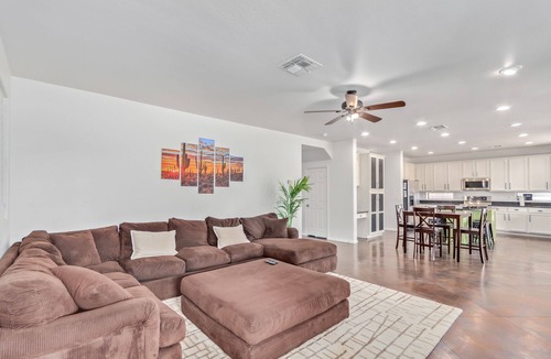 Augusta Ranch House | 5 King beds! Large home, sleeps 18 in beds! Outdoor pool and firepit!
