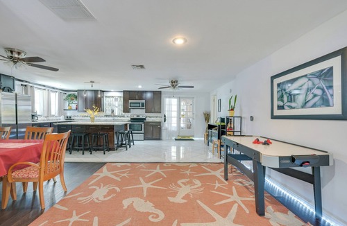 Lake Magdalene House | ~ 5 Mi to Beaches: Spacious Tampa Bay Home!