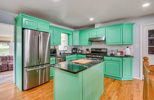 Harrisburg - Hershey House | 5 Mi to Dtwn Harrisburg! Retreat w/ Spacious Yard