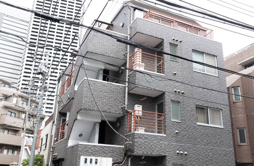 Nishi-Shinjuku Apartment | 5 min. walk from Nishi-Shinjuku 5-chome Station & Table bed & 20 sq.m. with veranda