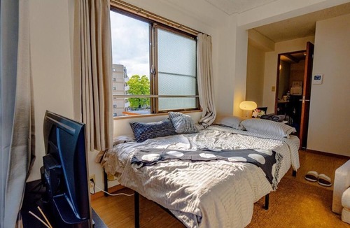 Higashi Apartment | 5 mins walk Hiroo Station, 10 mins walk Ebisu, shibuya 13 mins by train