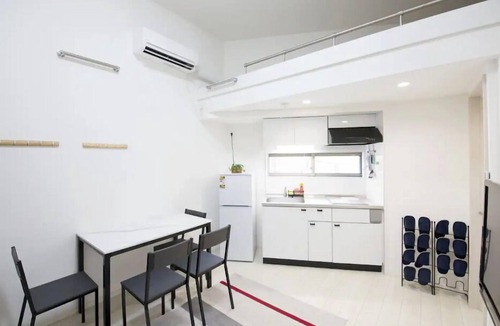Nishi-Shinjuku Apartment | 5 Minute Walk from Nishi Shinjuku Gochome Station