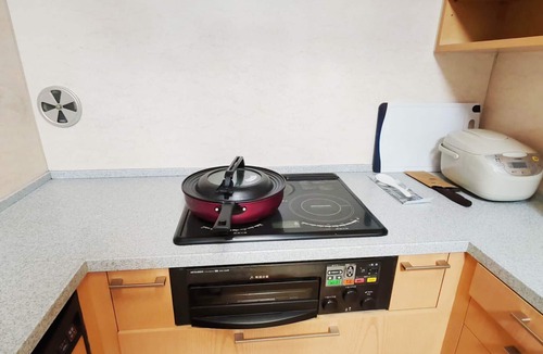 Takadanobaba Apartment | 5 minutes walk to Takadanobaba Yamanote Line 9 minutes to Shinjuku Station by train Convenient facilities