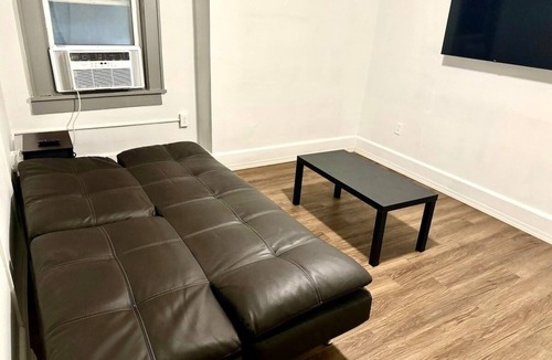 Morgantown Apartment | 5-Private Apartment w/Balcony .6mi to High St/Bus