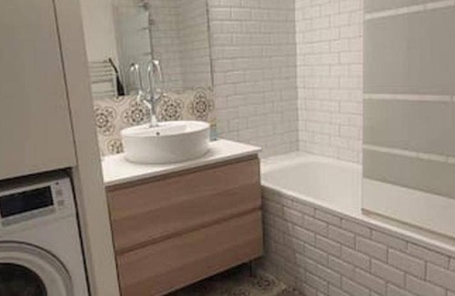 Suresnes Apartment | 50 m² Apartment ∙ 1 bedroom ∙ 4 guests