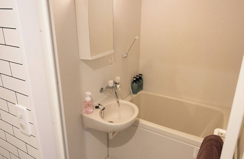 Kabukicho Apartment | 501-Natural Wood Room｜8 ppl |Custom Queen Bunk Beds |Golden Gai & Kabukicho|40㎡