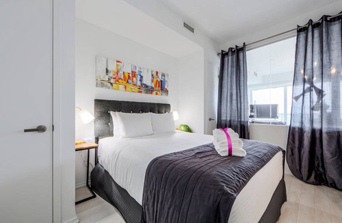 Bay Street Corridor Apartment | 51 m² Apartment ∙ 2 bedrooms ∙ 4 guests