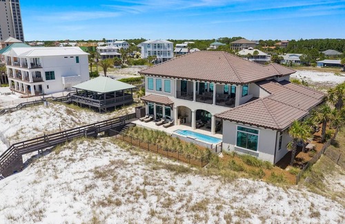 Gulf Pines House | 514 m² House ∙ 6 bedrooms ∙ 20 guests