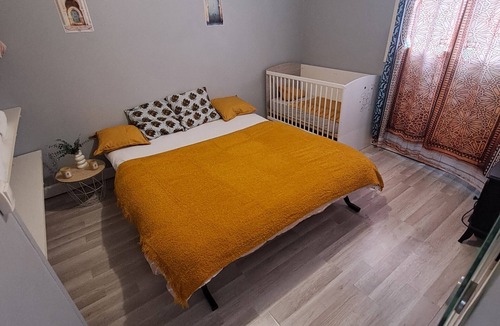 Les Pavillons-sous-Bois Apartment | 52m2 first floor apartment, 2 bedrooms, private parking