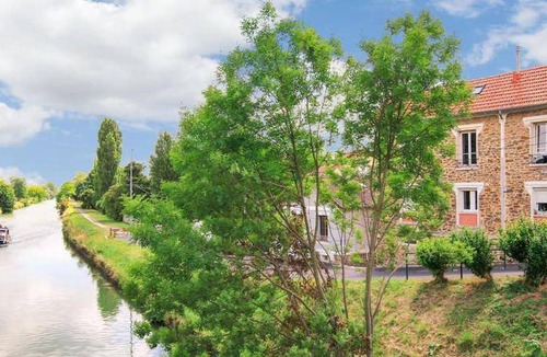 Chelles Apartment | 55 m² Apartment ∙ 2 bedrooms ∙ 6 guests