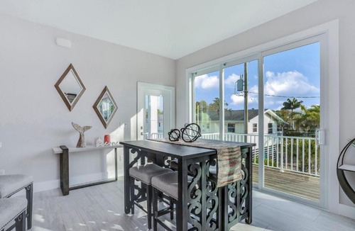 Mid Island House | 5545 Palmetto Street by Coastal Vacation Properties