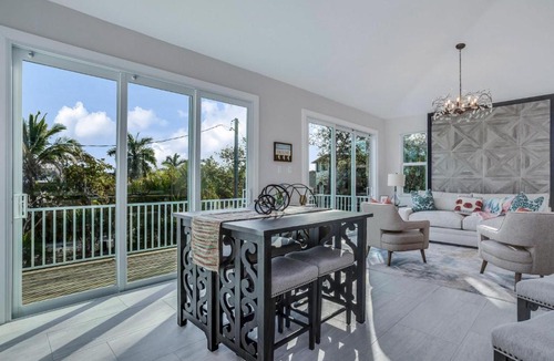 Mid Island House | 5545 Palmetto Street by Coastal Vacation Properties