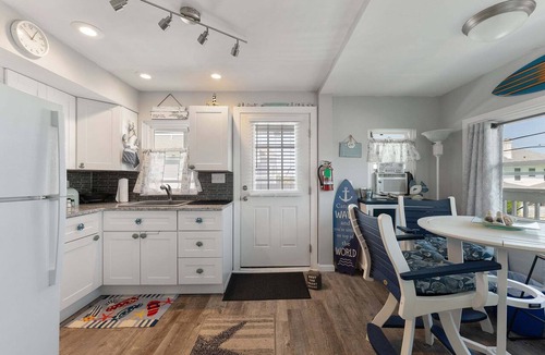 Wildwood Crest Condo | 5600 Seaview Ave, Unit 34