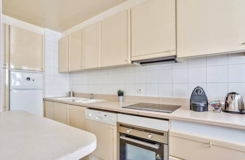 Faubourg-du-Roule Apartment | 57 m² Apartment ∙ 4 guests