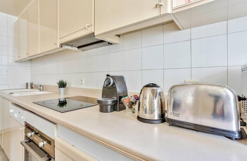 Faubourg-du-Roule Apartment | 57 m² Apartment ∙ 4 guests