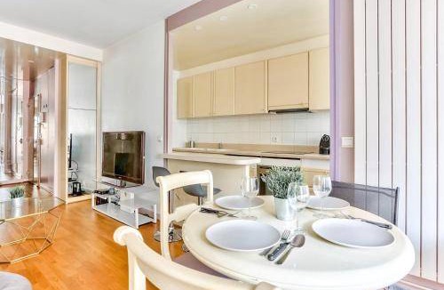 Faubourg-du-Roule Apartment | 57 m² Apartment ∙ 4 guests
