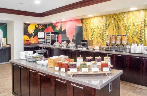 Northeast Mississauga Hotel | 58 m² Hotel ∙ 6 guests