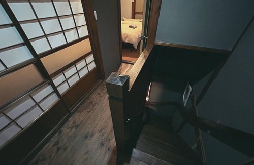 Honmachi House | 5min to Sta./Food Bars Nearby/Quiet Area sleeps 10