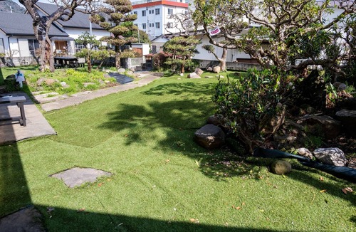 Usami Apartment | 5Min to the sea & station! Comfortable hideaway with a dedicated BBQ area.