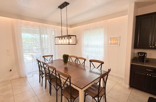 Lindfields House | 6 Bedrooms/5 Bathrooms/Paradise Palms (2981BP)