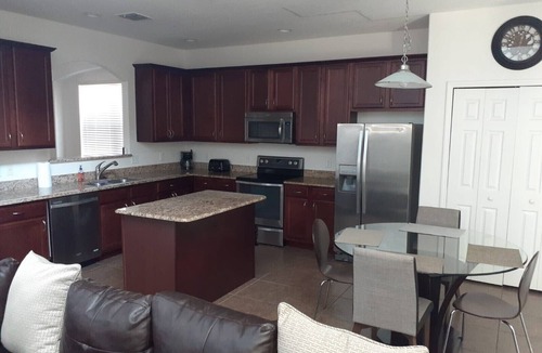 Watersong House | 6 BR 5.5 Bathrooms Villa in Orlando near Disney World… Newly Renovated