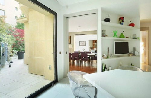 Faubourg Saint-Germain Apartment | 6 Pl. Joffre luxery self check in