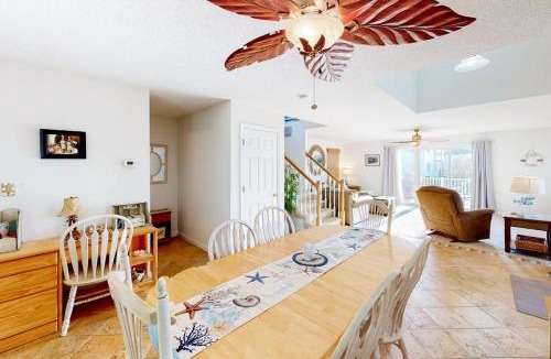 Caine Woods House | 604 Seaweed Lane #1
