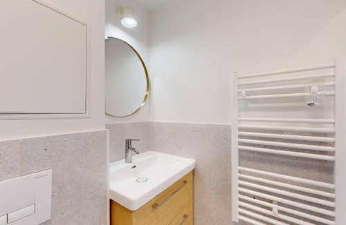 Suresnes Resort | 618 m² Private room ∙ 1 bedroom ∙ 2 guests