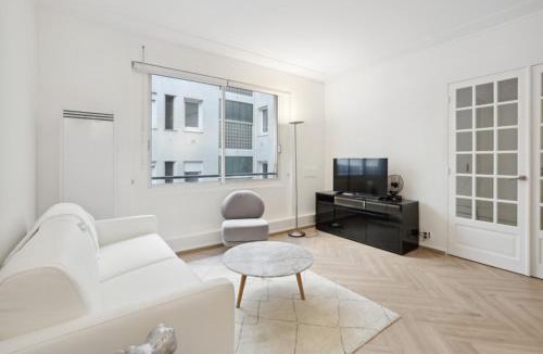 Champs-Elysees Apartment | 623 Suite Mont - Superb apartment in Paris
