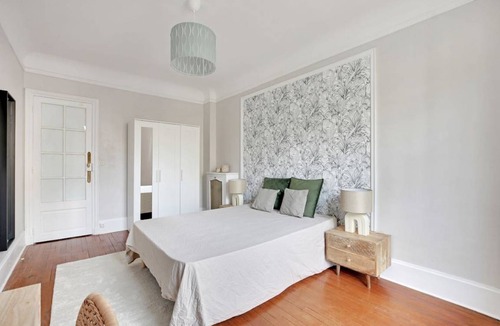 15th Arrondissement Resort | 65 m² Private room ∙ 1 bedroom ∙ 4 guests