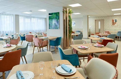 Suresnes Apartment | 65 m² Serviced apartment ∙ 2 bedrooms ∙ 3 guests